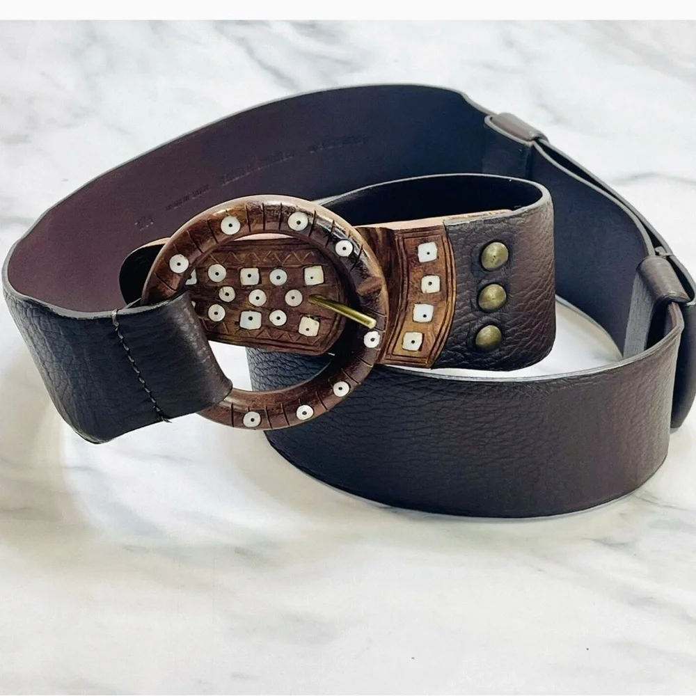 Chico’s Brown Adjustable Leather‎ Belt with Buckle Shell Inlay